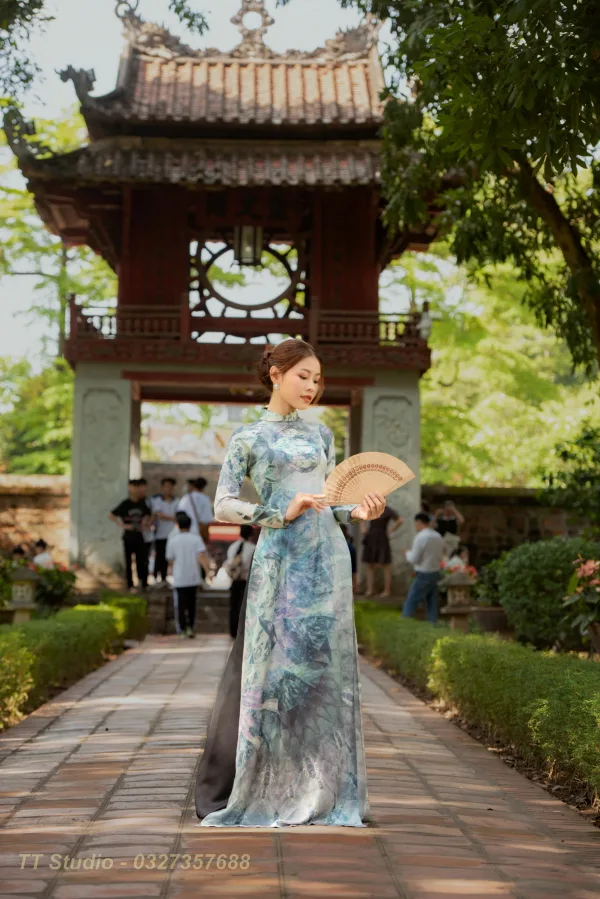 Ảnh áo dài Quốc Tử Giám