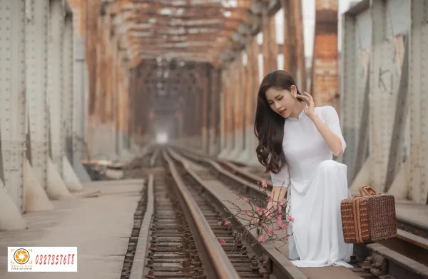 Chụp ảnh áo dài cầu long biên