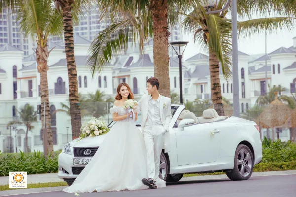 Ảnh cưới hiện đại với xe Mui Trần