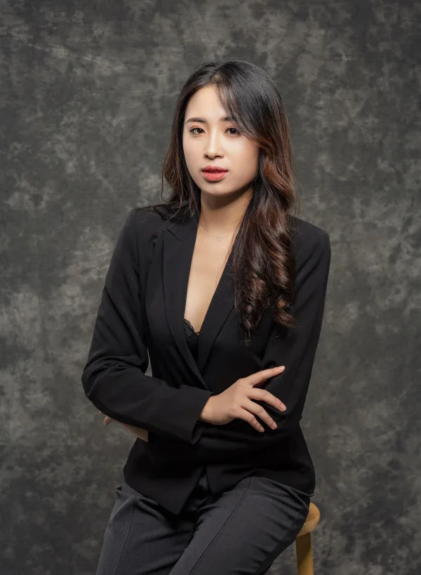 Ảnh doanh nhân nữ trẻ