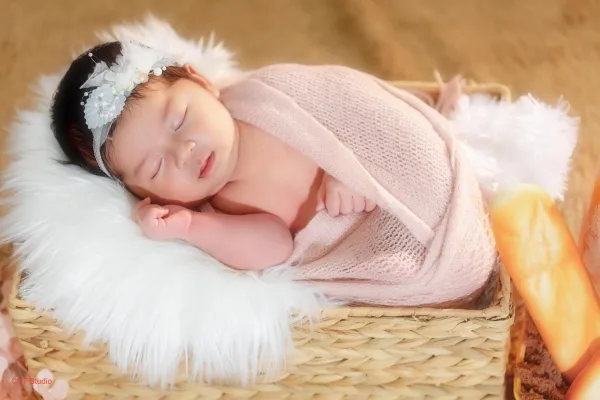 Chụp ảnh newborn