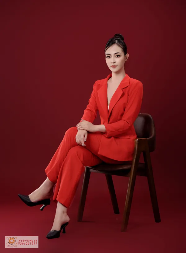 Ảnh nữ mặc Vest