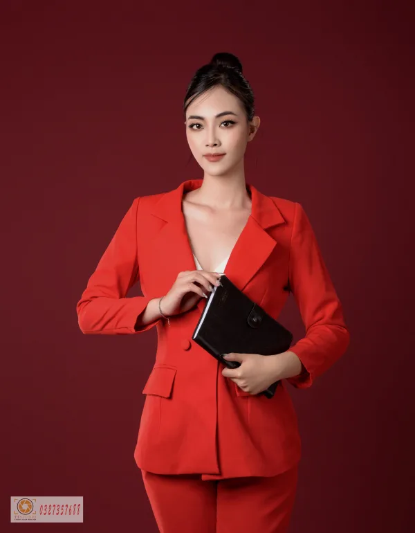 Ảnh nữ mặc Vest