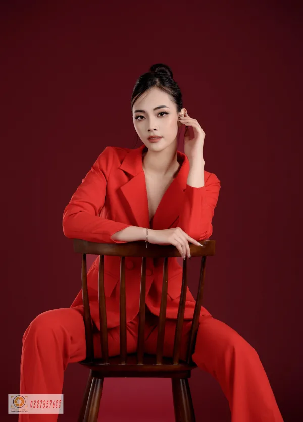 Ảnh nữ mặc Vest