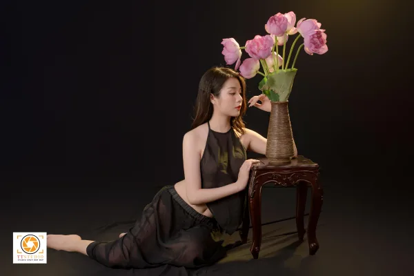 Ảnh sen Trong Studio