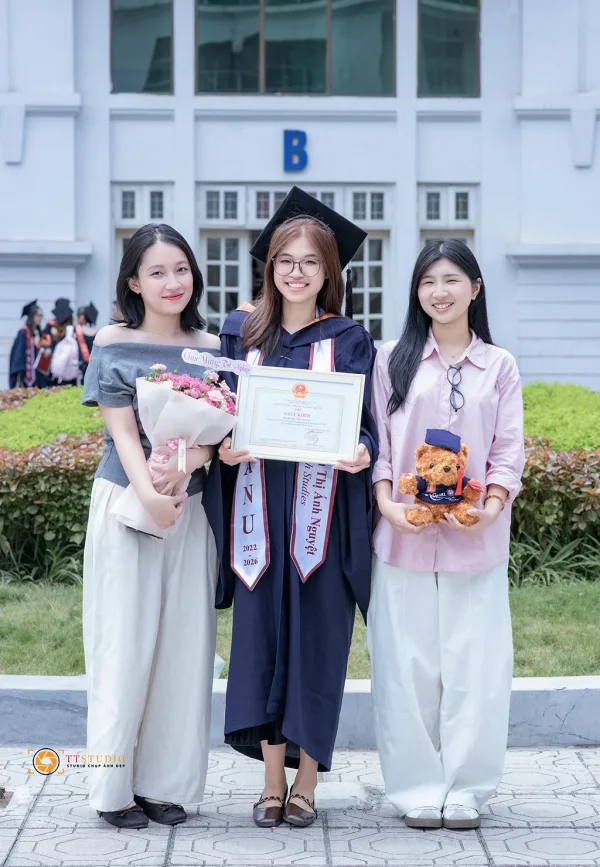 ảnh tốt nghiệp đại học