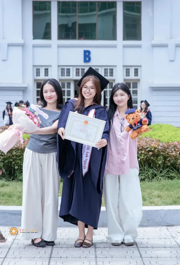 ảnh tốt nghiệp đại học