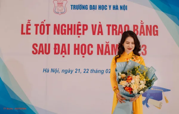 Ảnh tốt nghiệp sau Đại Học
