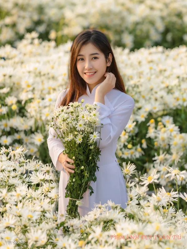 Ảnh áo dài cúc họa mi