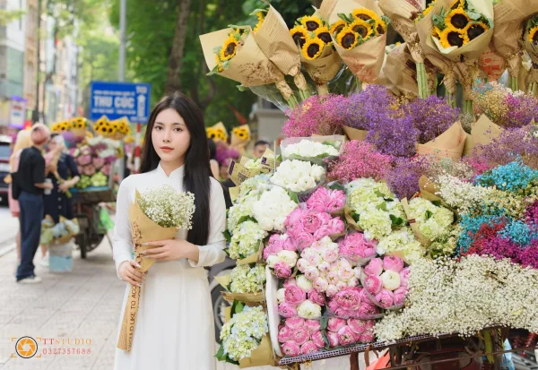 Xe hoa mùa thu Hà Nội
