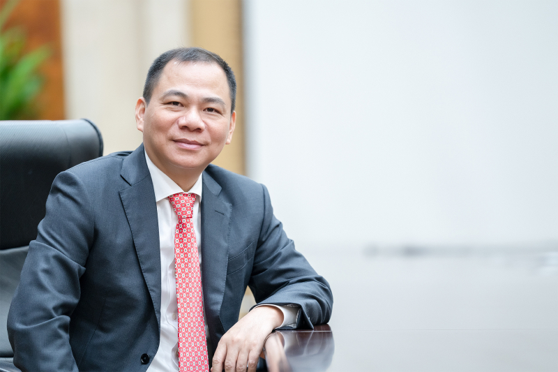 hình ảnh doanh nhân nhật vượng