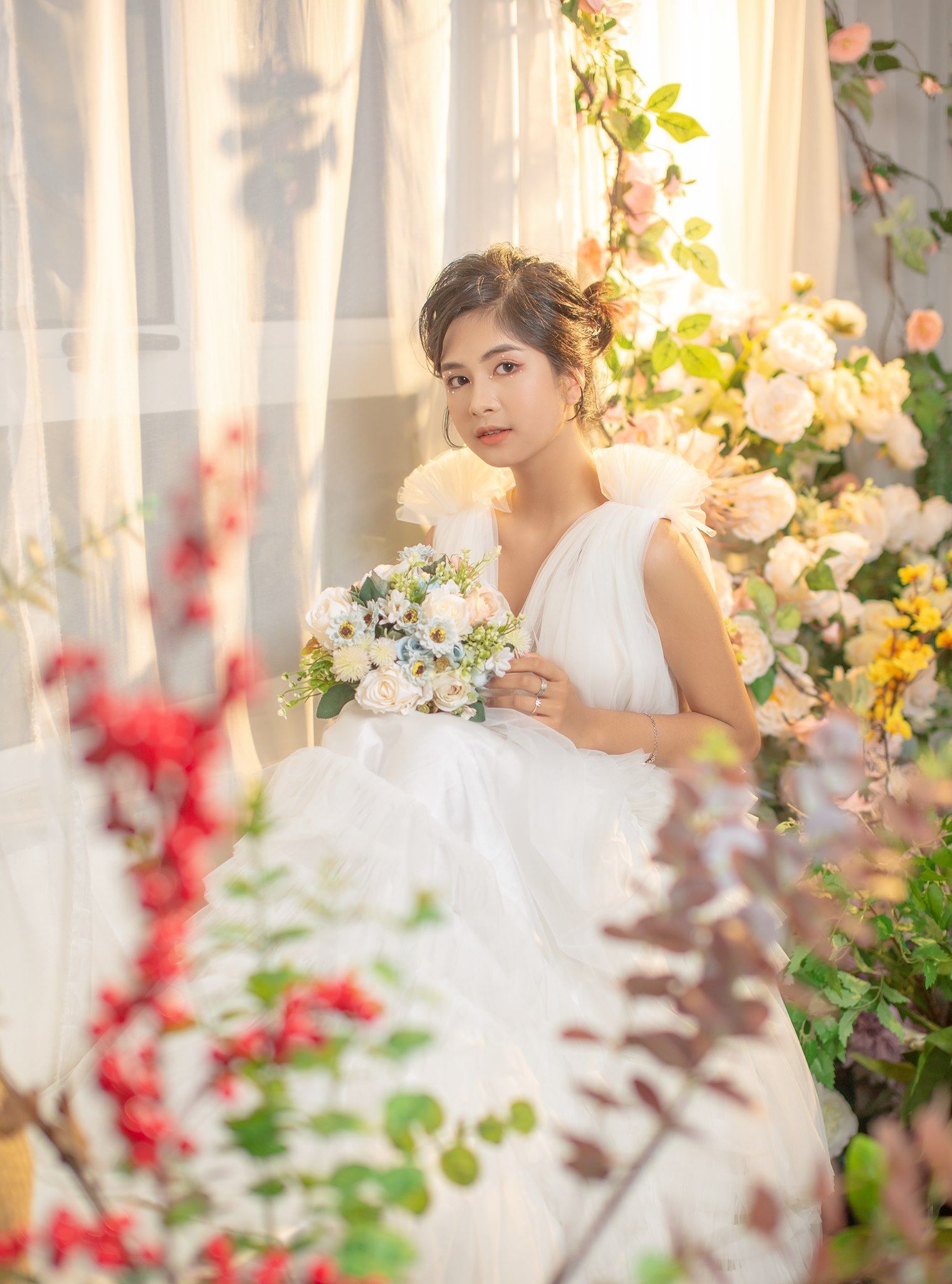 Chụp ảnh nàng thơ với hoa