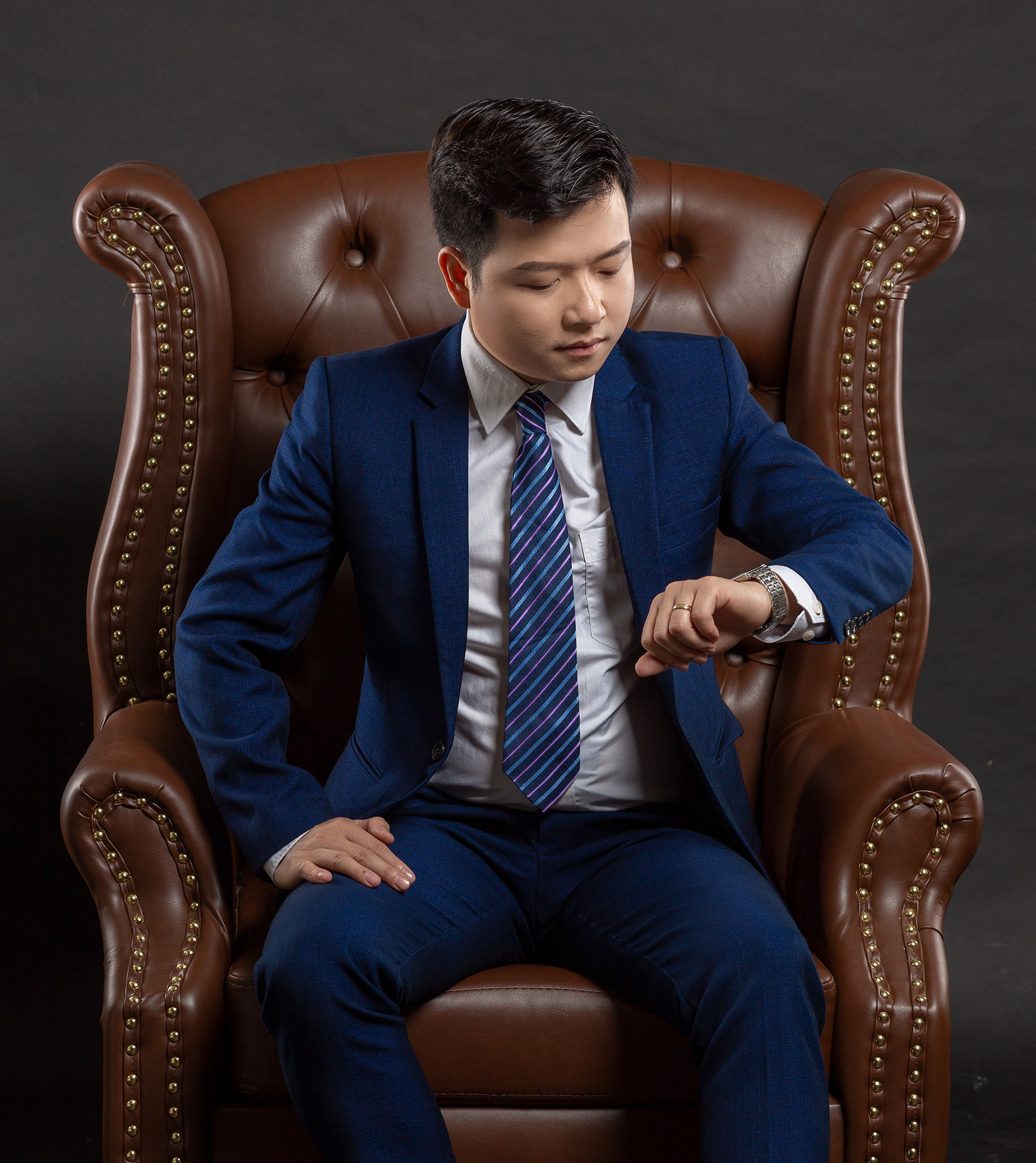 tạo dáng chụp doanh nhân