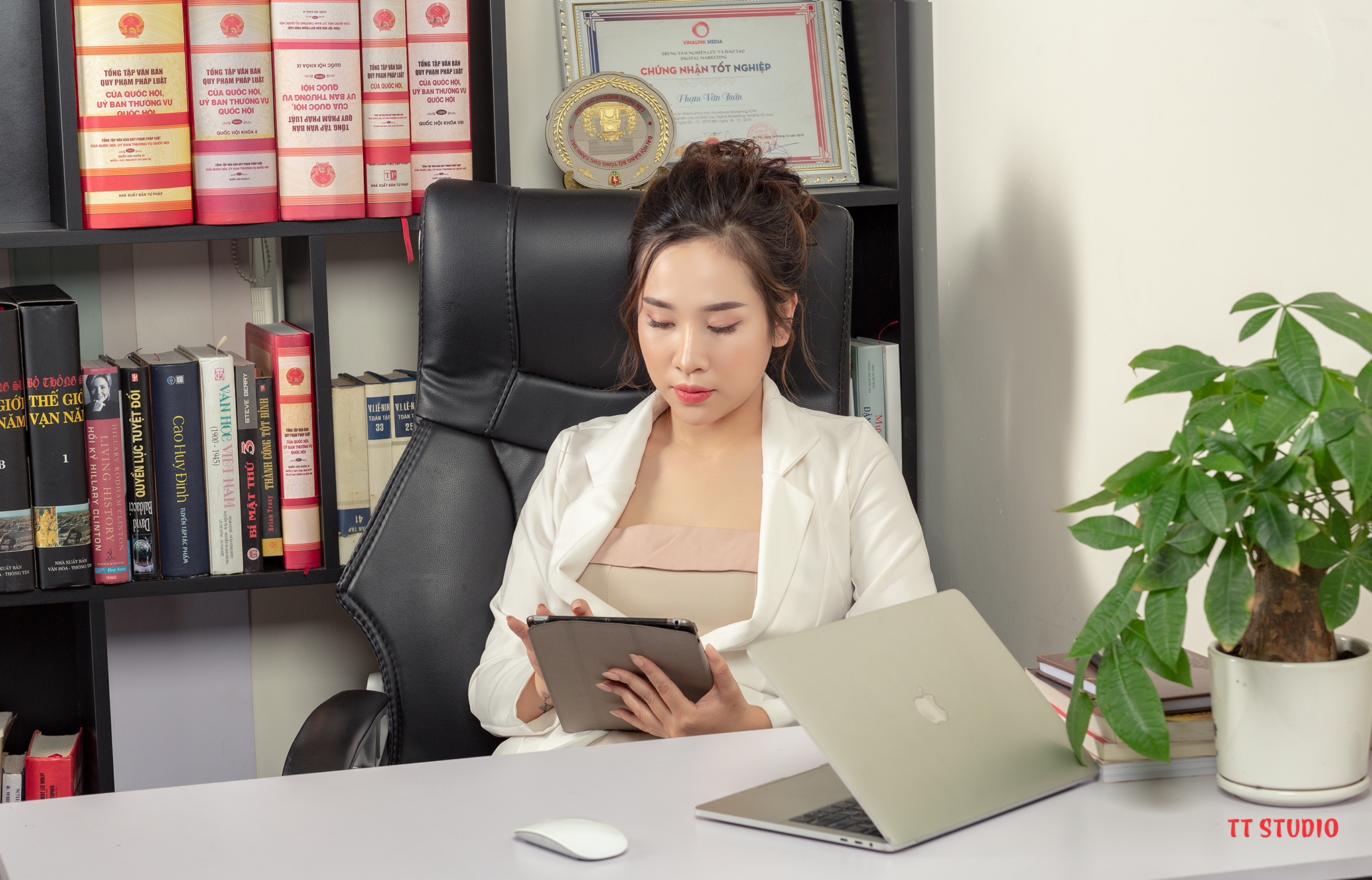 chụp ảnh doanh nhân nữ